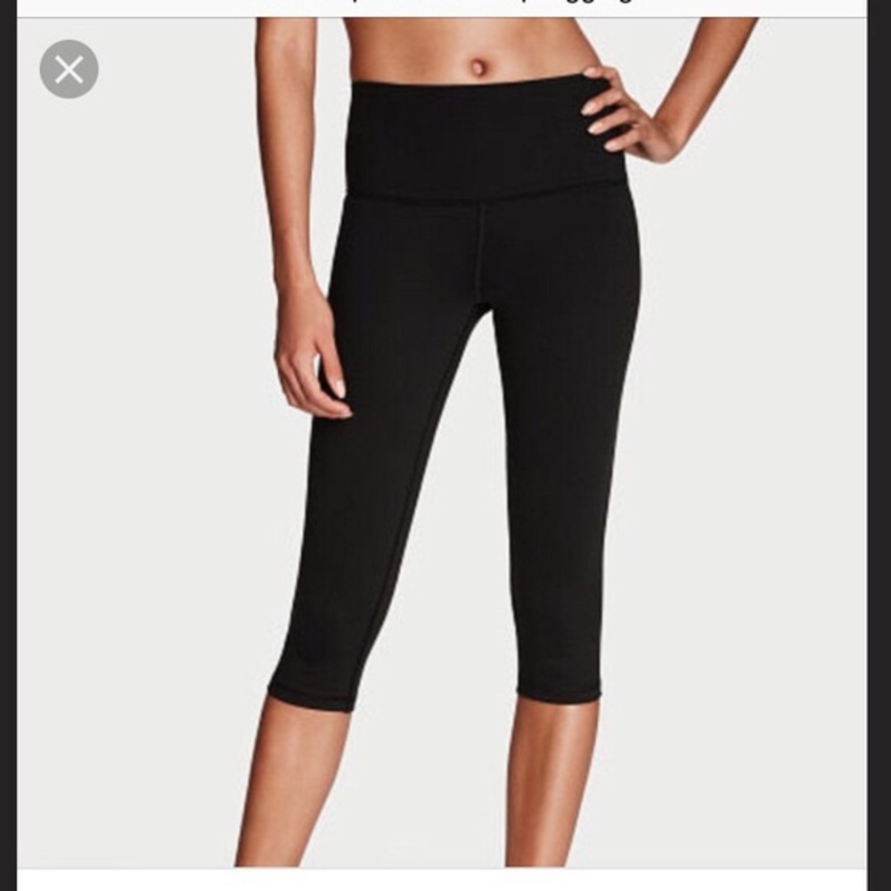 Victoria’s Secret Black Knockout tight crop